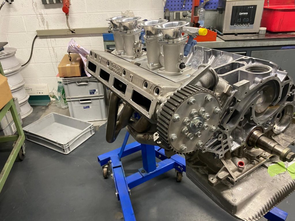 Moteur en cours de réfection chez ANG Automotive à Contern